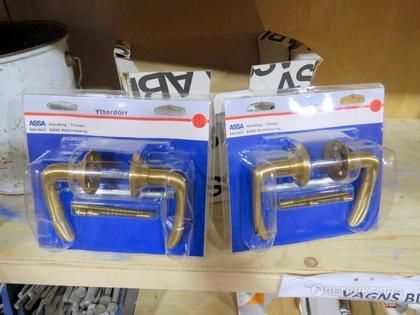 Handtag för ytterdörr, Assa