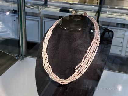 Pärlhalsband med silverlås, Biwa pärlor