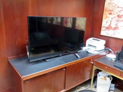Samsung TV, 48"