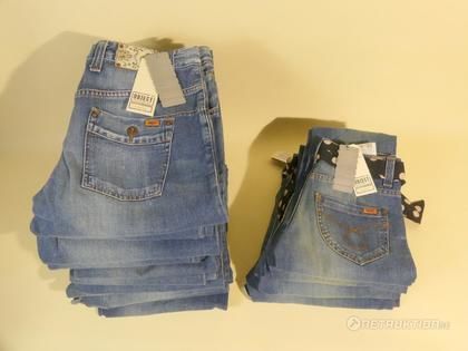 15 par jeans, Object Collectors Item.