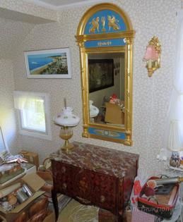 Byrå i gustaviansk stil & spegel