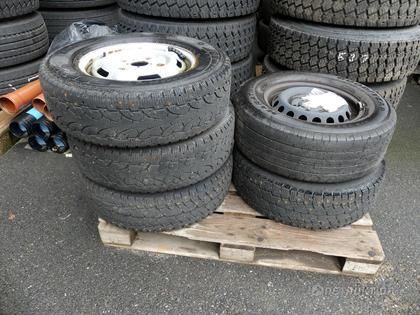 4st vinterdäck 215/75 R16 + reservhjul