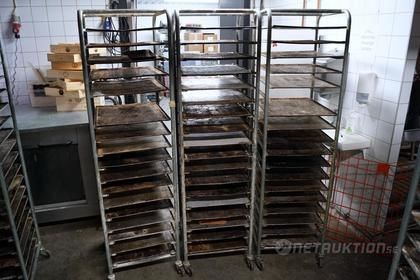 Bagerivagn med plåtar (3)