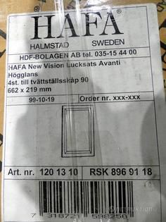 Skåpsluckor badrum