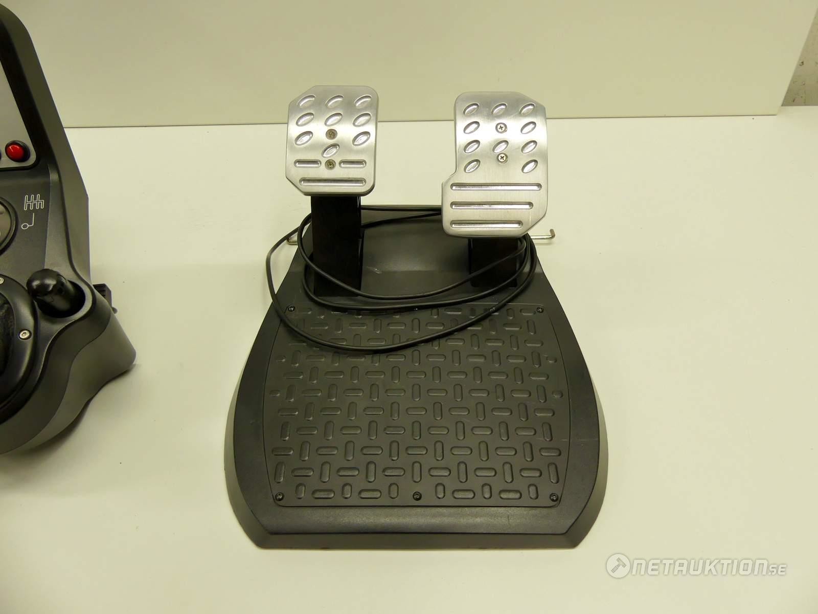 Netauktion - Racing ratt med pedaler och växelspak