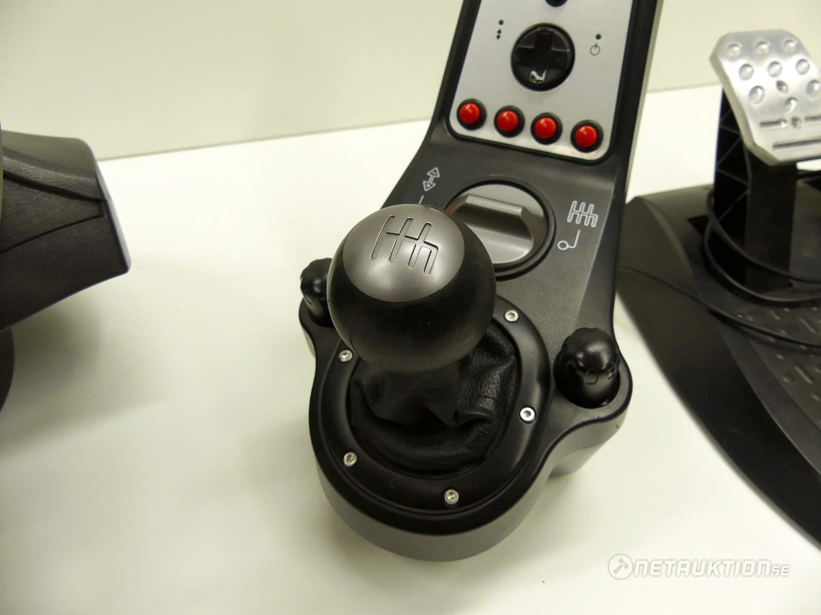 Netauktion - Till salu via auktion Racing ratt med pedaler och växelspak