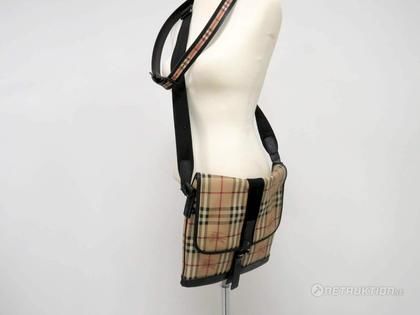 Burberry axelväska & skärp