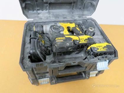 DeWalt borrhammare med dammsugare