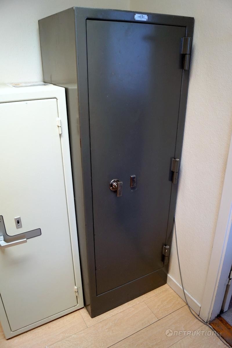 Netauktion - Kassaskåp, Hadak