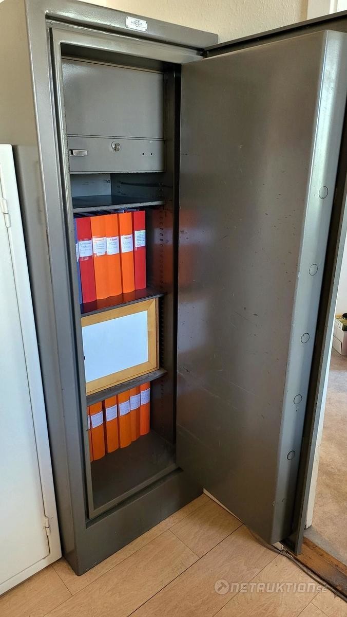 Netauktion - Kassaskåp, Hadak