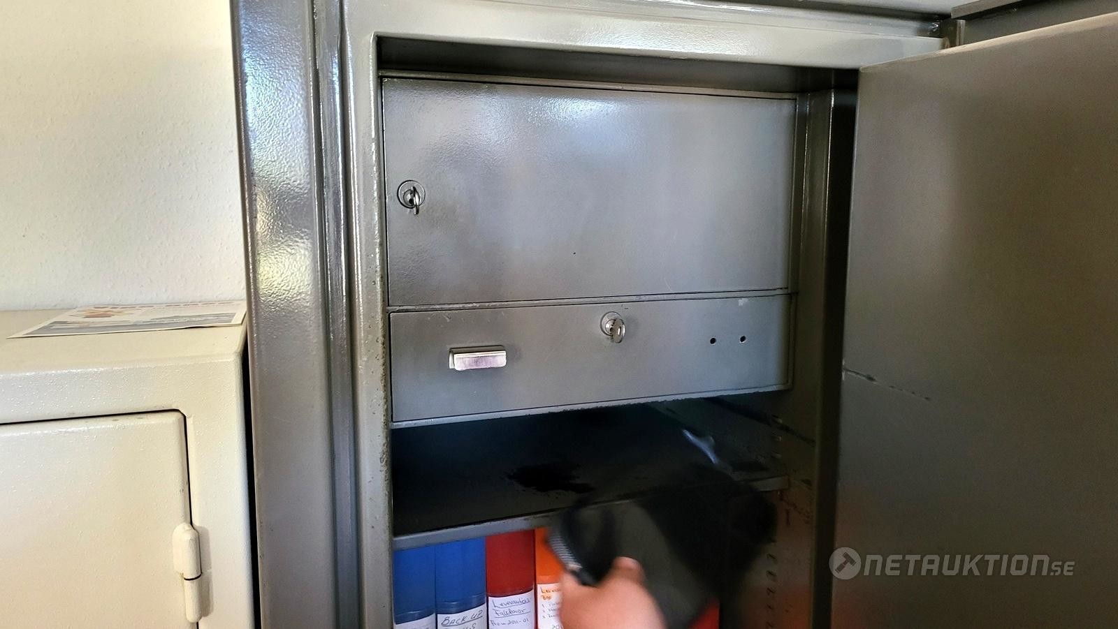 Netauktion - Kassaskåp, Hadak