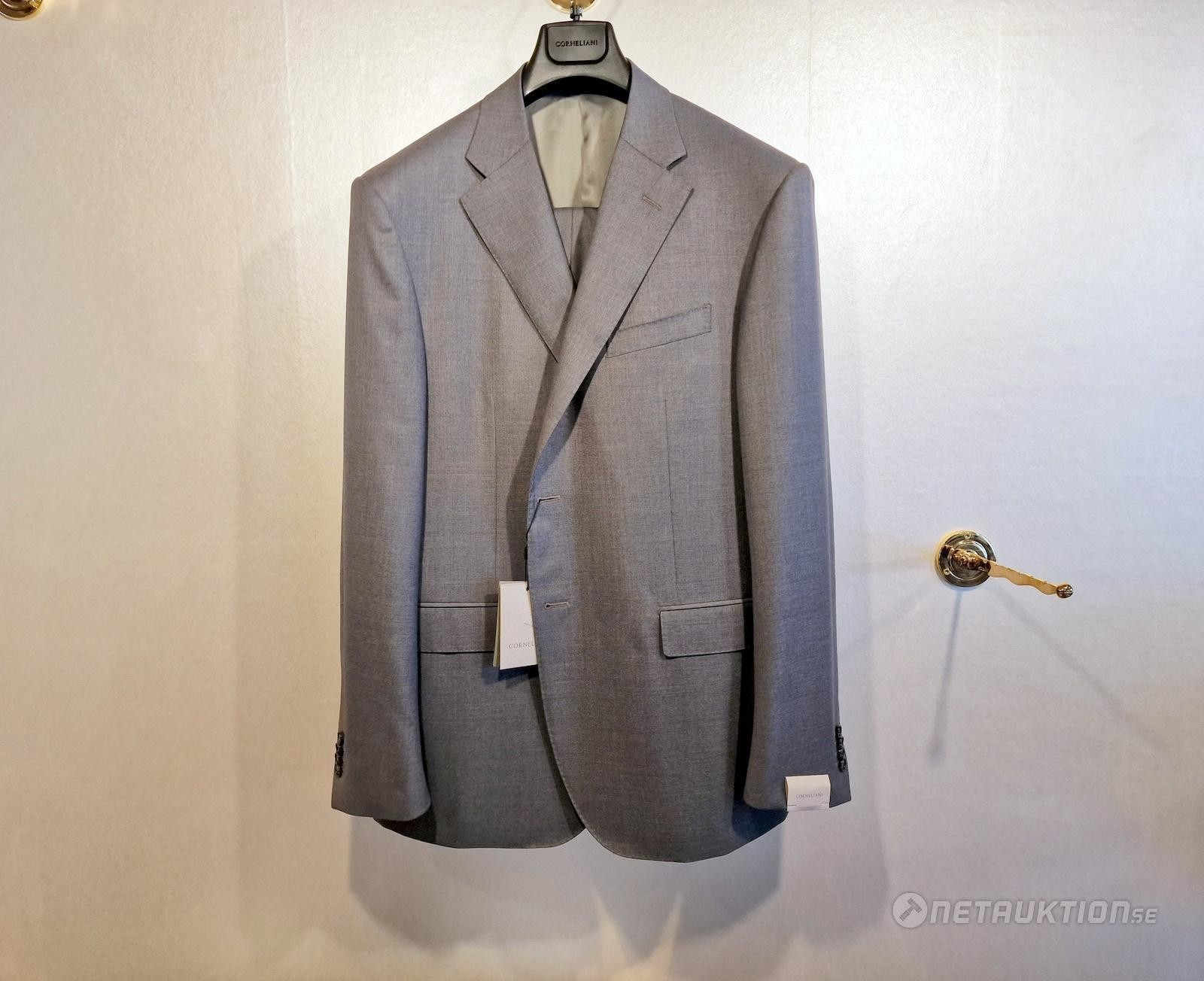 Veste En Laine Fine Caviar Corneliani Taille 58 Marron – Excellent état, Coupe Classique