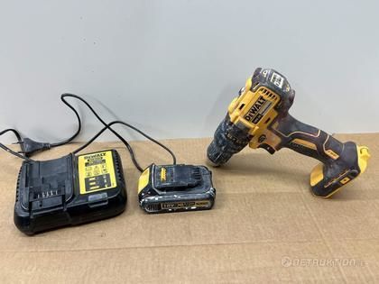 Skruvdragare med batteri och laddare, Dewalt