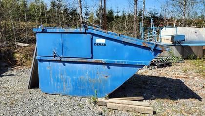 Avfallscontainer med lock