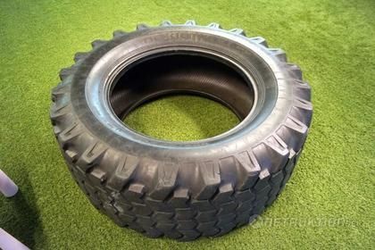 Entreprenaddäck till crossfitövningar
