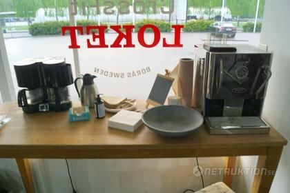 Espressomaskin, bord och kaffekokare mm