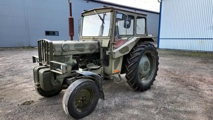 Traktor militär 