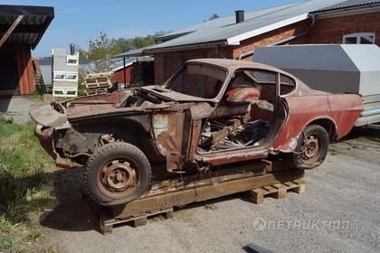 Volvo P1800 objekt - skogsvrak