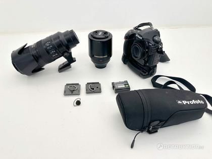 Systemkamera Nikon med objektiv och väska