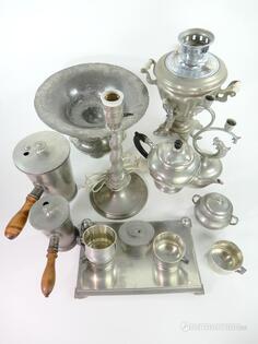 Samovar & tennföremål, 13 delar Samovar & tennföremål, 13 delar