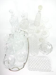 Glas bl.a karaffer & champagneskålar Glas bl.a karaffer & champagneskålar