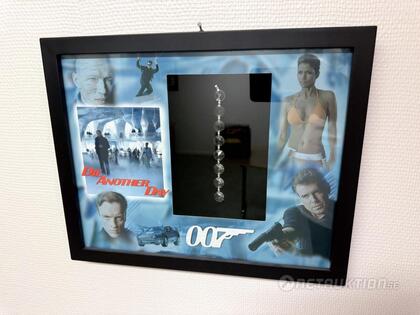 Filmrekvisita, James Bond Die Another Day 007