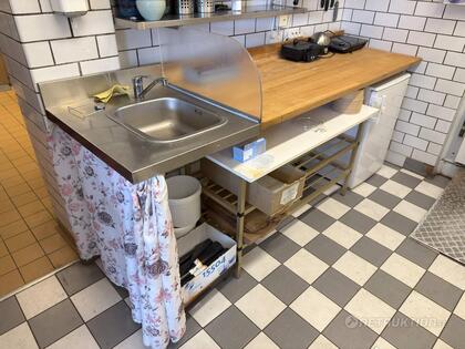 Bänk med diskho