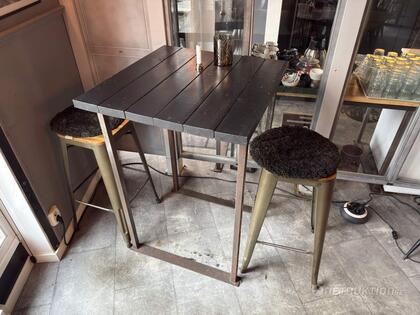 Ståbord + stolar  (2)