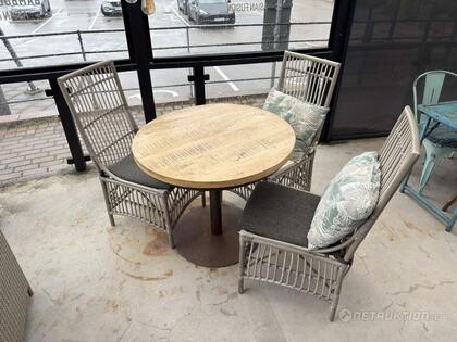 Bord + stolar  (5)