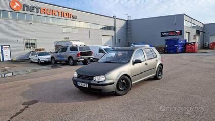 Volkswagen Golf 1.6 (SLR893) -01