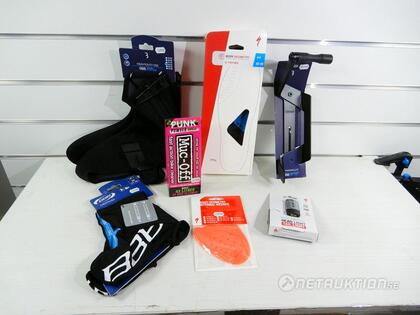 Tillbehör cyklist & cykel, 7 del, ca 42/44 Tillbehör cyklist & cykel, 7 del, ca 42/44