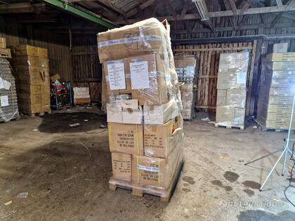 Parti med guldfiskar, potatisskalare mm Parti med guldfiskar, potatisskalare mm