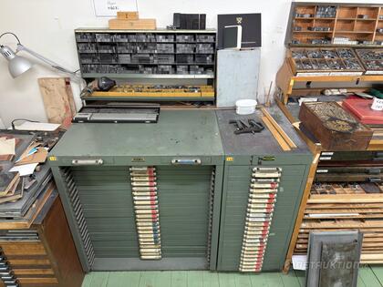 Sätteri regal i plåt, Touswiss (12) Sätteri regal i plåt, Touswiss (12)