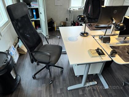 Skrivbord och stol Skrivbord och stol