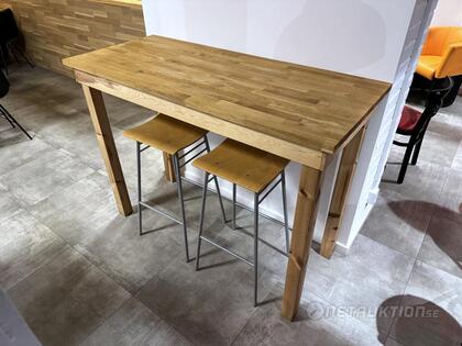 Högt bord och pallar