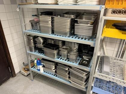 Ett parti med kantiner