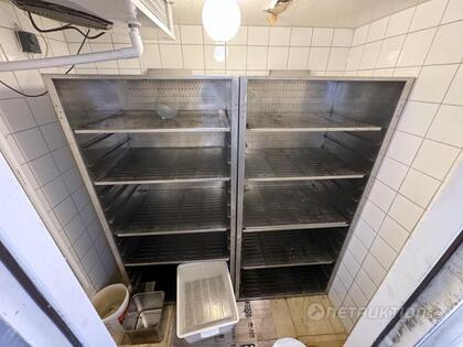 Hyllor i rostfritt, till kylrum