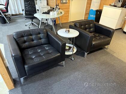 Fåtöljer och bord (1) Fåtöljer och bord (1)