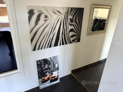 Tavlor och spegel Tavlor och spegel