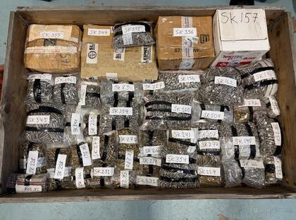 Parti skruv, RF & mässing