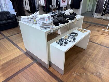 Exponeringsmöbler i vitt