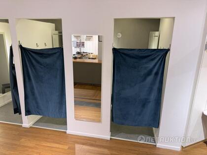 Inredning till omklädningsrum, 2st