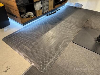 Gång och verkstadsmatta