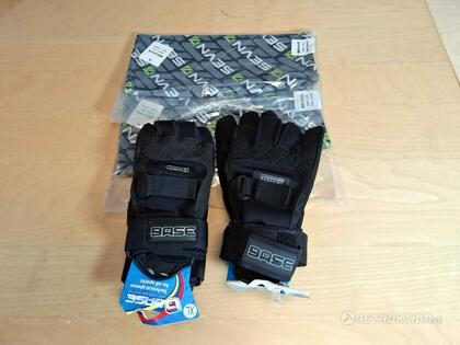 Vattenskidhandskar, 2st strl: XL Vattenskidhandskar, 2st strl: XL
