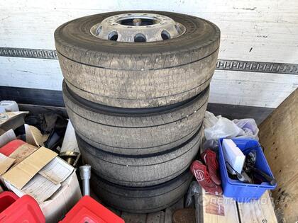 Lastbilsfälgar och däck 315/70R22,5 - 4st alu