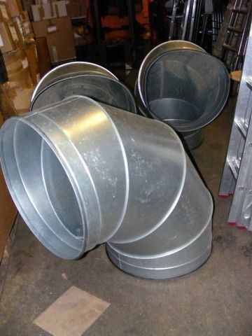 Försäljningsobjekt: Ventilationsrör stora dimensioner, böjar, T-rör mm.