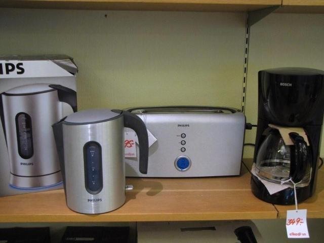 Försäljningsobjekt: Vattenkokare, brödrost, kaffebryggare Philips Vattenkokare HD4690 Kök