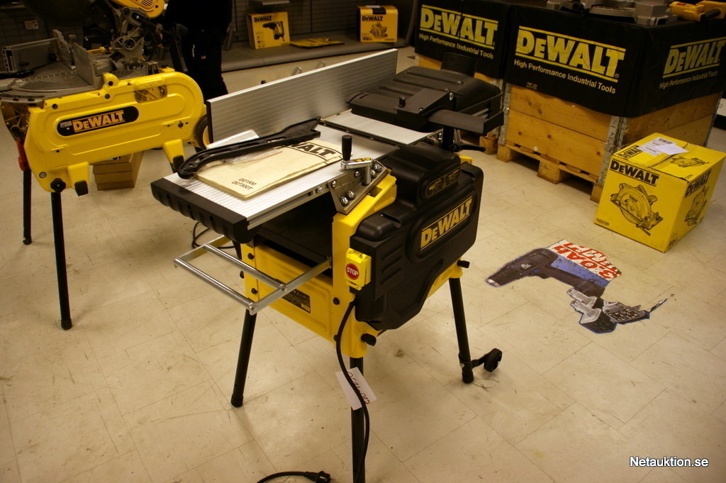 Netauktion Planhyvel DeWalt D27300
