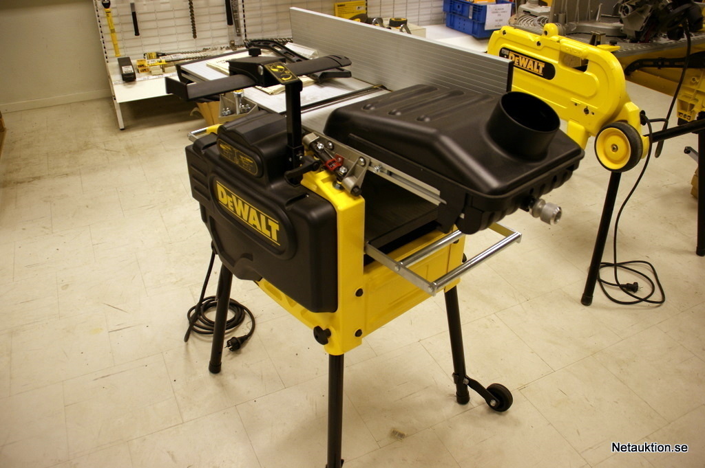 Netauktion Planhyvel DeWalt D27300