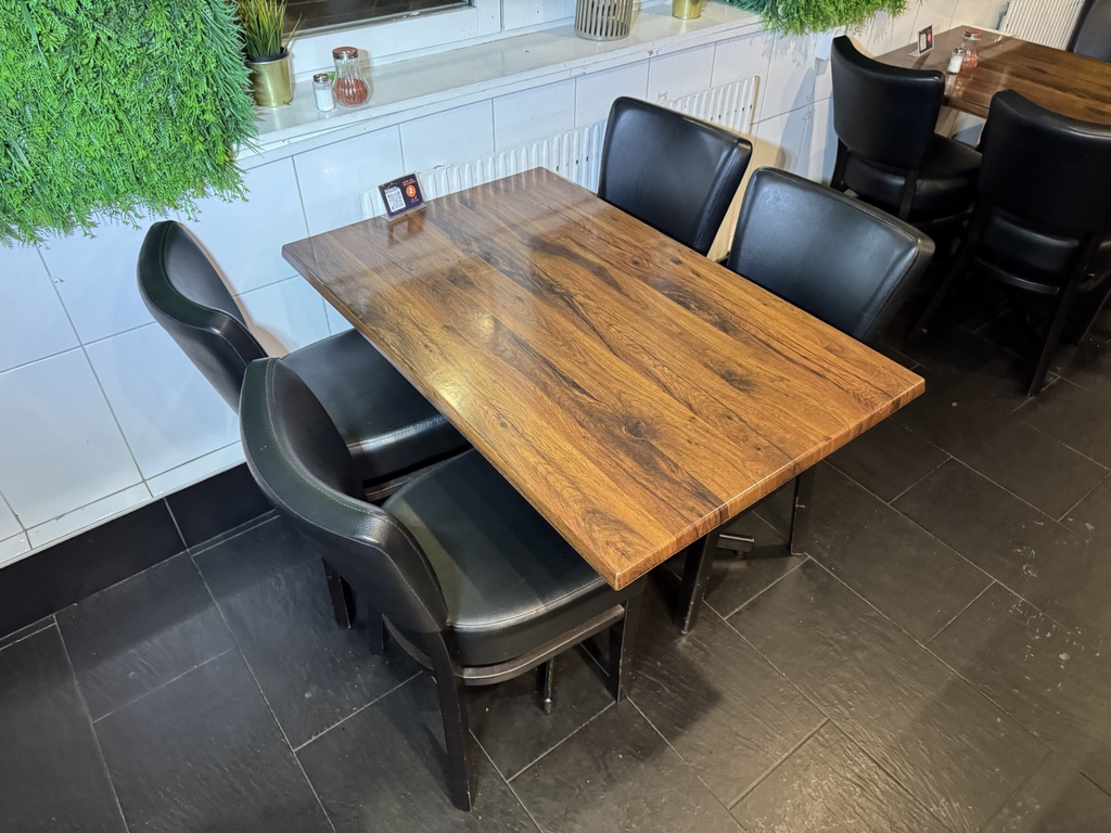 Restaurangmöbler, bord och stolar (6+24) Restaurangmöbler, bord och stolar (6+24)